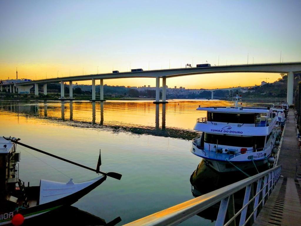 Hotel Sleepboat Yacht Porto Exterior foto
